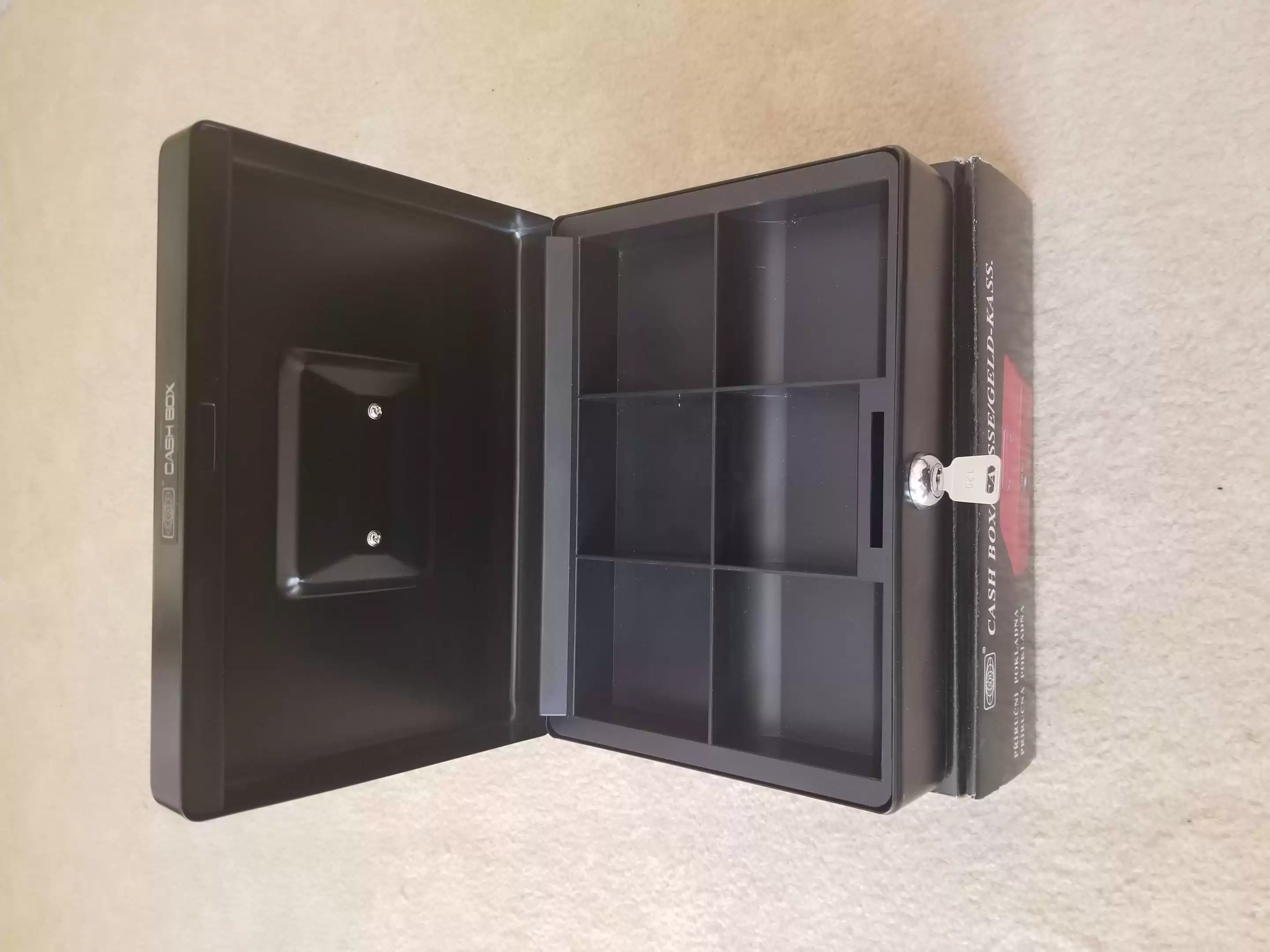 احدى صور الاعلان